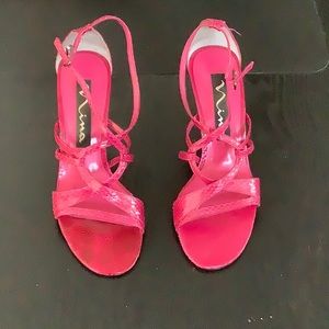 Nina pink faux leather “snakeskin” heel size 7
